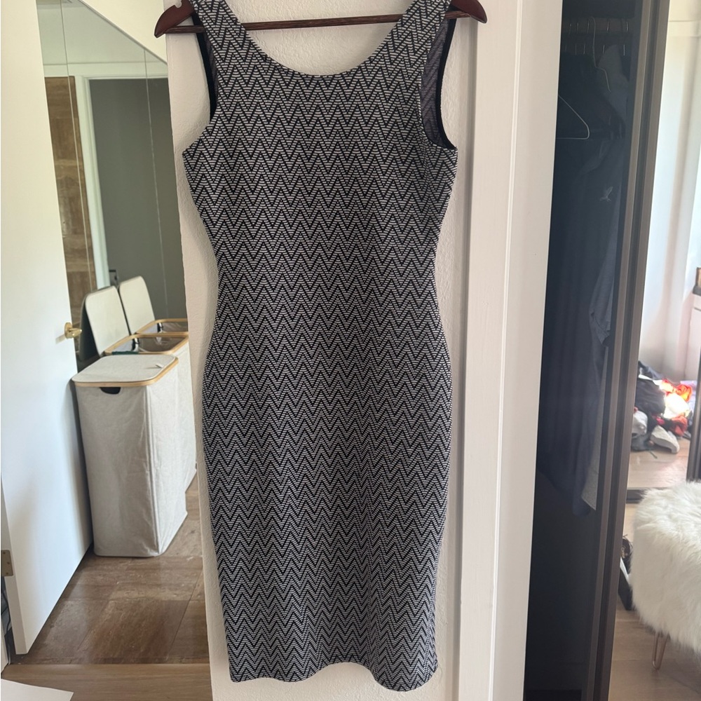 RD Style Black and White Zigzag Midi Dress